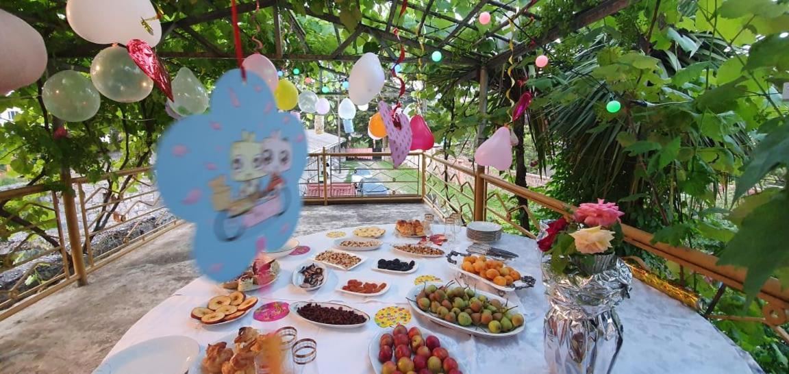 Dato'S Guesthouse Makhinjauri Εξωτερικό φωτογραφία