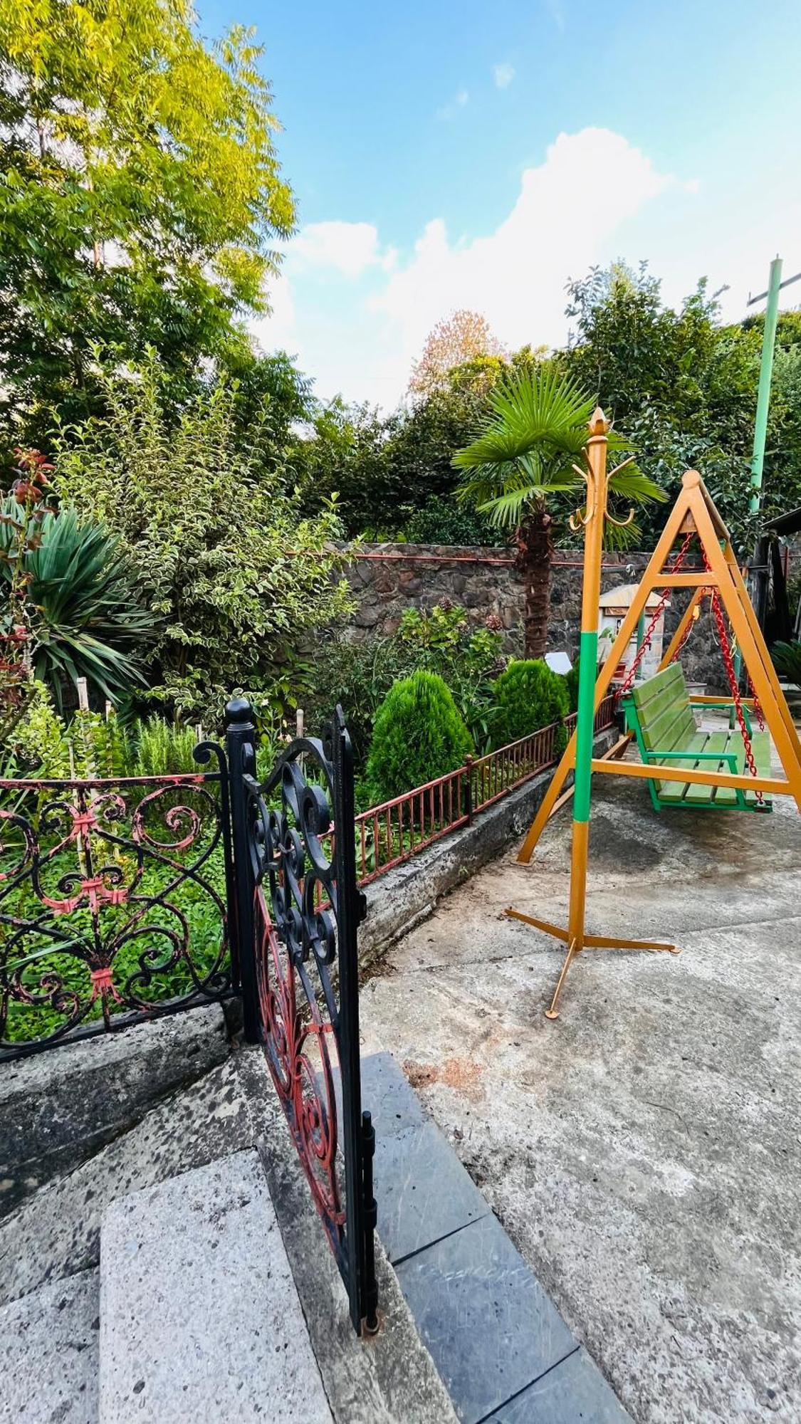 Dato'S Guesthouse Makhinjauri Εξωτερικό φωτογραφία